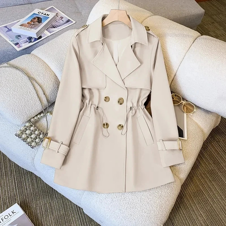 Trench-coat cintré avec détails pour femmes