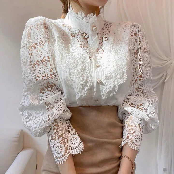 Blouse à col haut avec fleurs