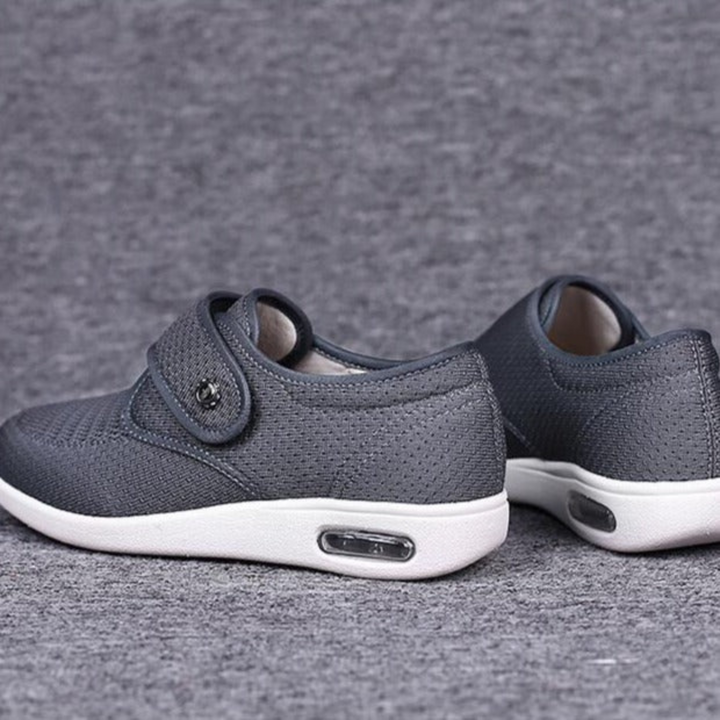 Chaussures pour diabétiques avec des pieds enflés