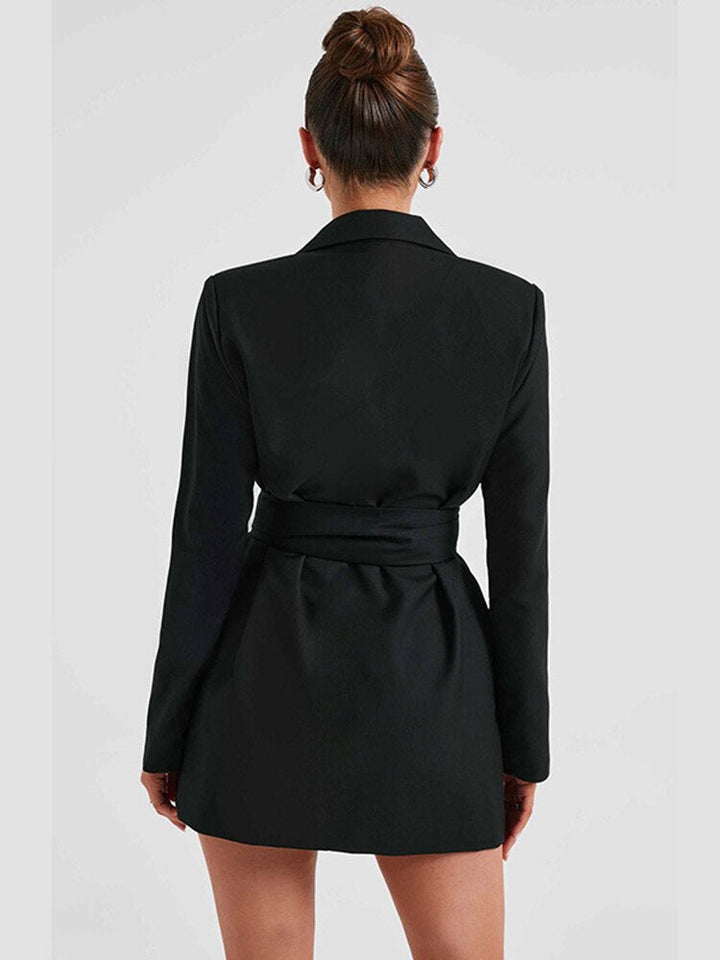 Robe blazer noire avec décolleté en V