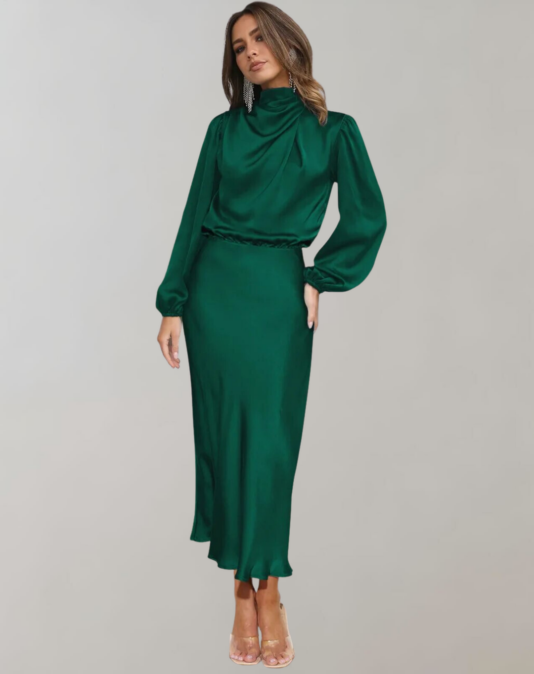 Robe en satin à manches longues