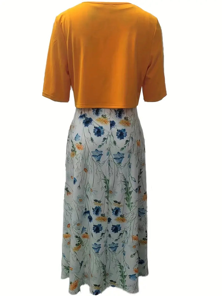 ensemble de robe à fleurs élégant en deux parties avec crop-top uni et robe à encolure ronde