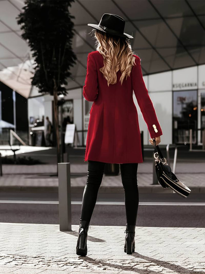 Manteau en laine cintré pour une coupe flatteuse