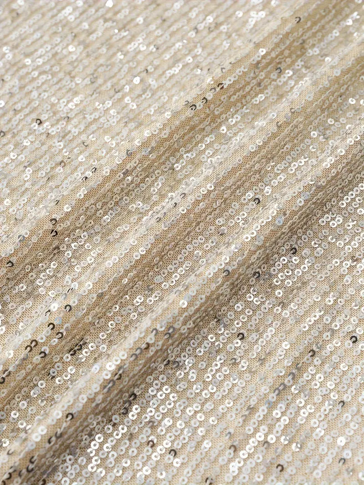 Robe à paillettes de fête avec contraste