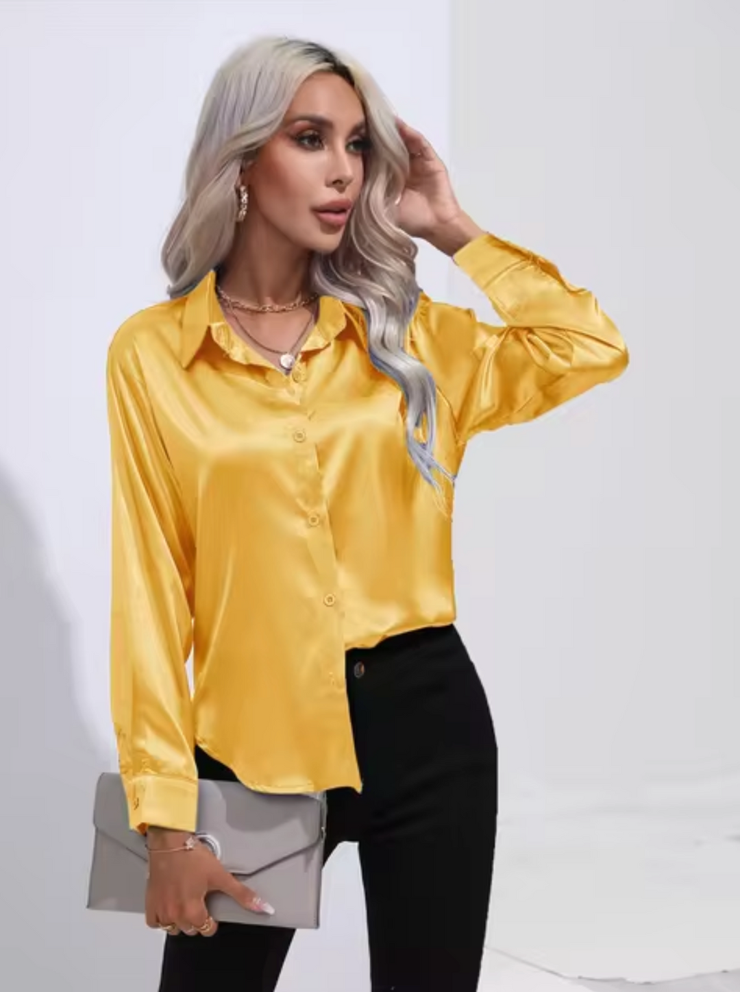 Blouse en satin à manches longues