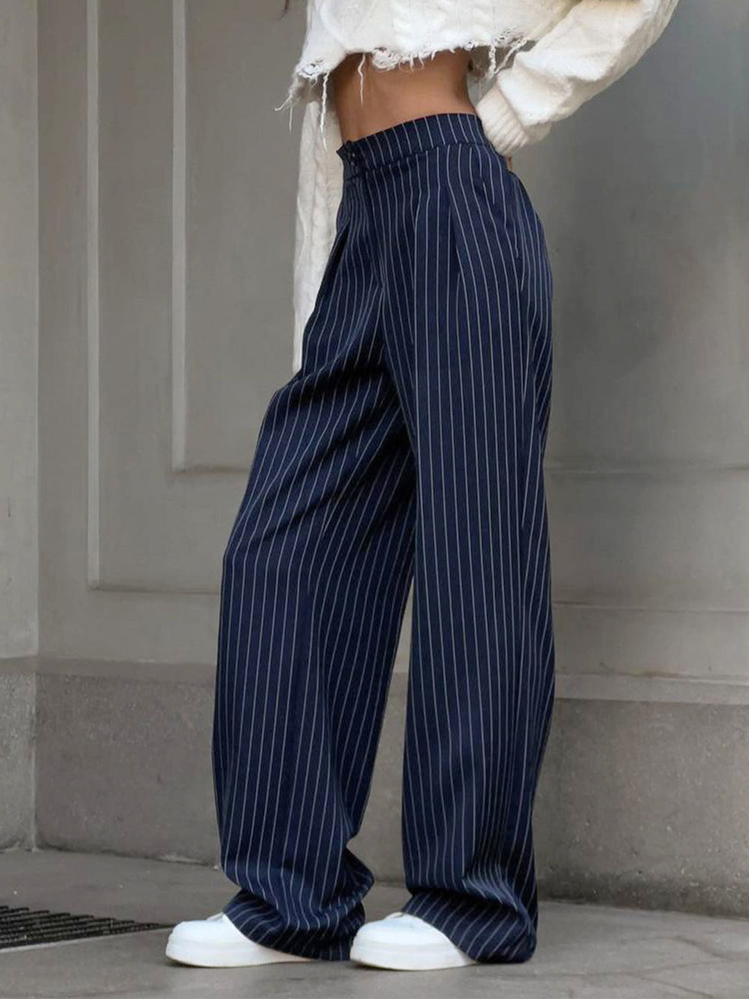 Pantalon à plis élégant à rayures avec jambe large