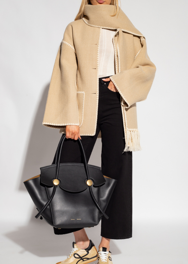 Veste de luxe avec écharpe