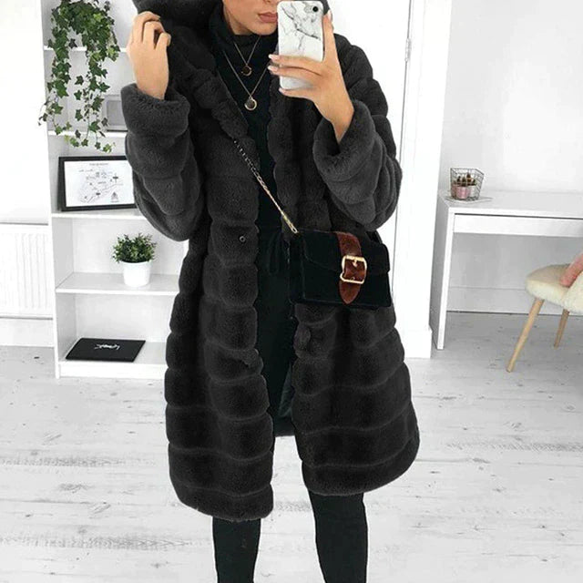 Manteau en fausse fourrure
