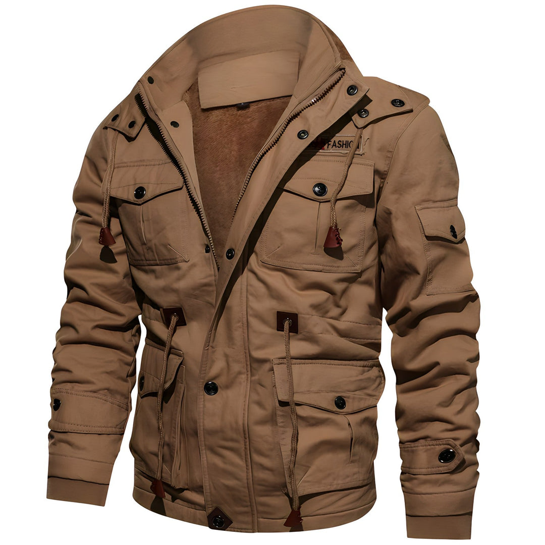 Veste militaire avec plusieurs poches