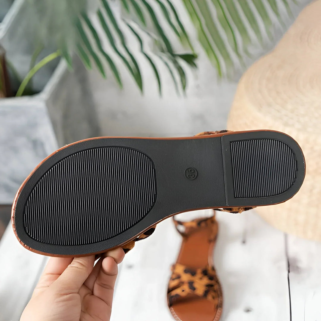 Sandales plates à motif léopard