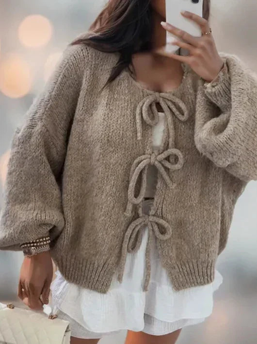 Cardigan en tricot avec fermeture à nœud pour une allure bohémienne