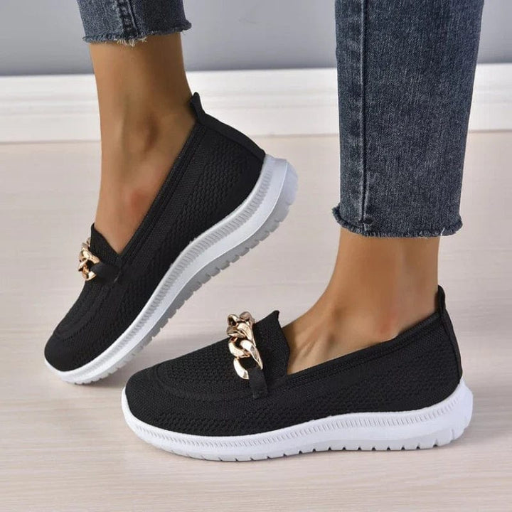 et des chaussures orthopédiques confortables – Carly