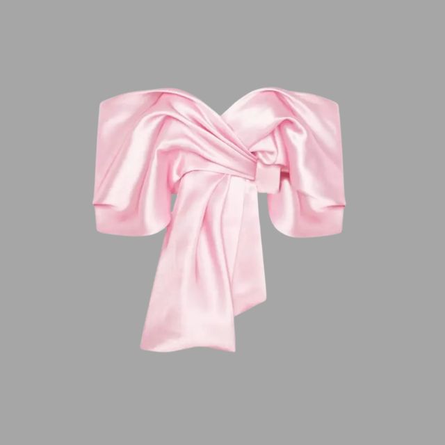 Haut en satin luxueux sans épaules avec un nœud dramatique