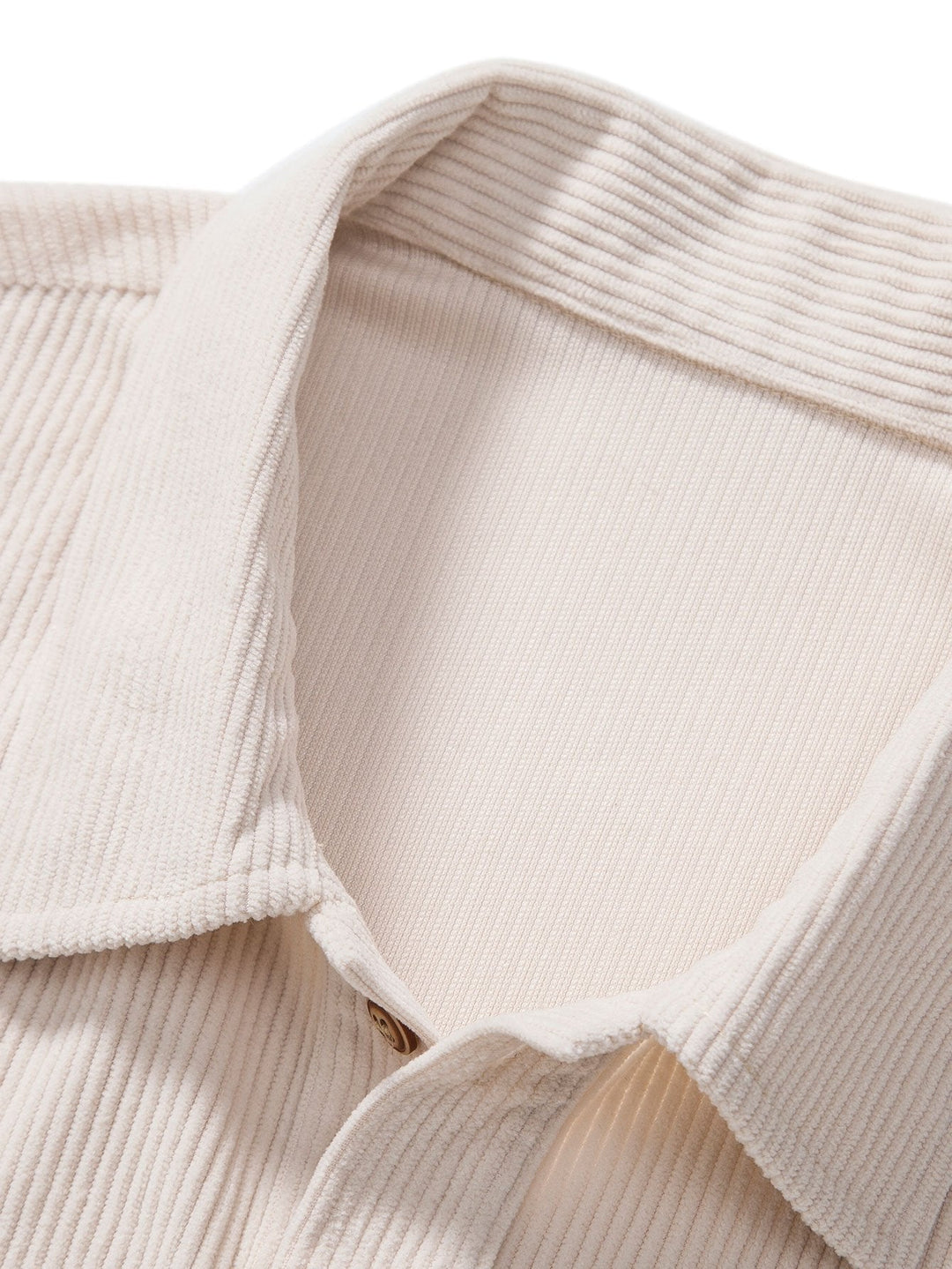 Polo en velours et shorts en velours.