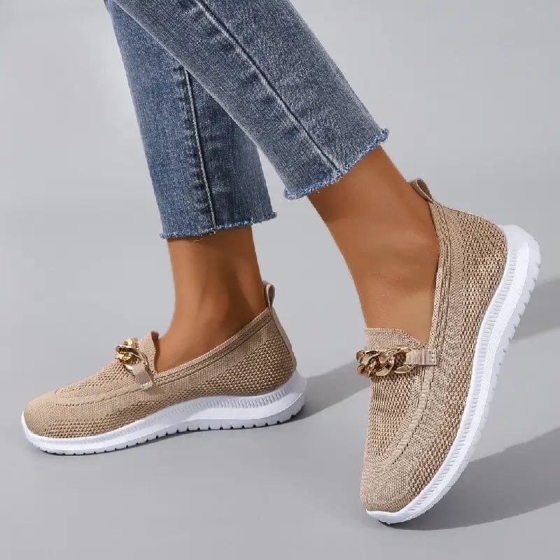 et des chaussures orthopédiques confortables – Carly